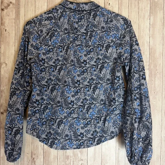 Evereve 'Sheila'  Blue Floral Batik Piped Cotton Blouse Small - Picture 7 of 9